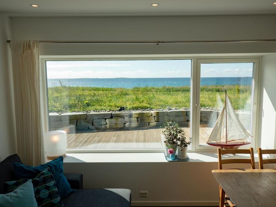 Beach Front Appartments In Design Eco-Villa อุลสไตน์วิค ภายนอก รูปภาพ